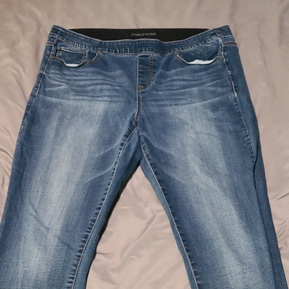 Women's Maurices jeans - Picture 2 of 2